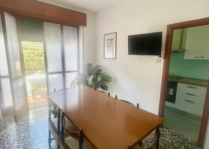 Adamello Apartment, Lavanda Daire Esino Lario